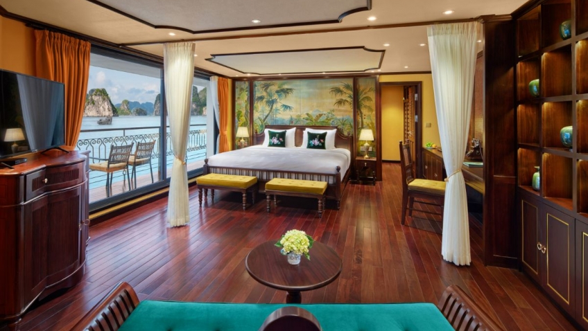 Executive Premium: 56m², high-class dragon foot bathtub.